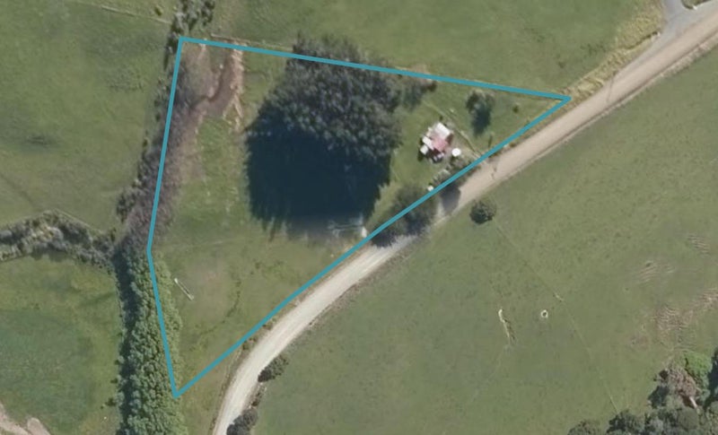 679 Settlement Road, Hakaru - Carousel 1