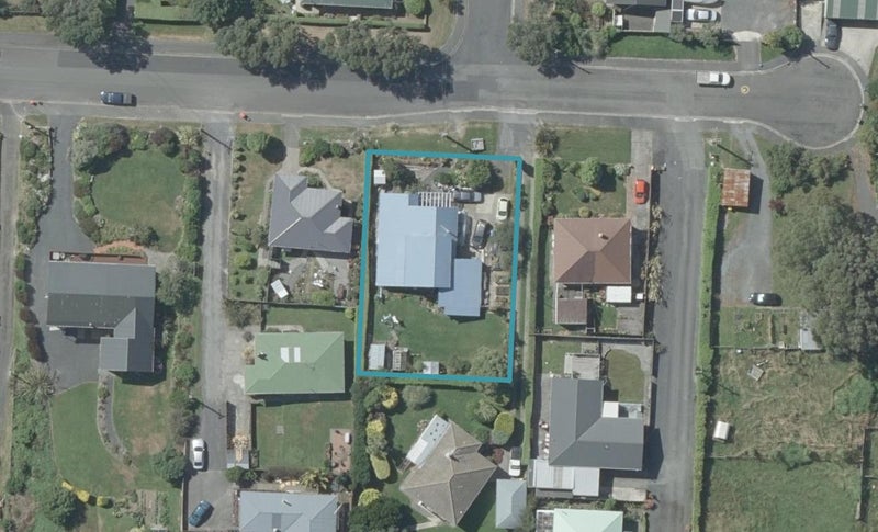 14 Tomkins Street, Green Island, Dunedin - Carousel 1