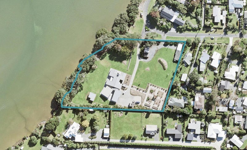 26 Riverside Drive, Point Wells, Auckland - Carousel 1