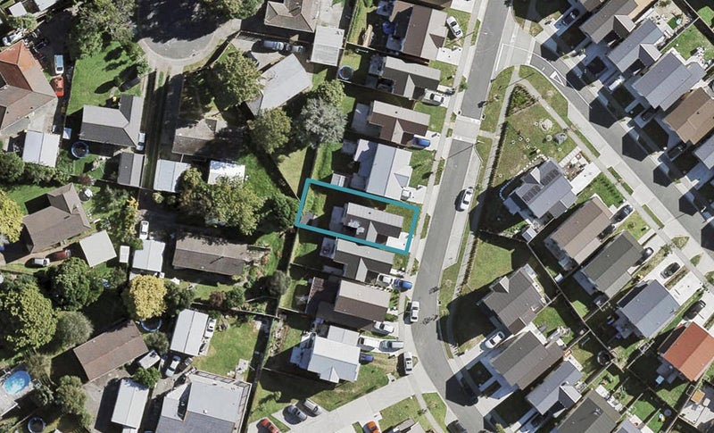 21 Tonuitanga Street, Weymouth, Auckland - Carousel 1