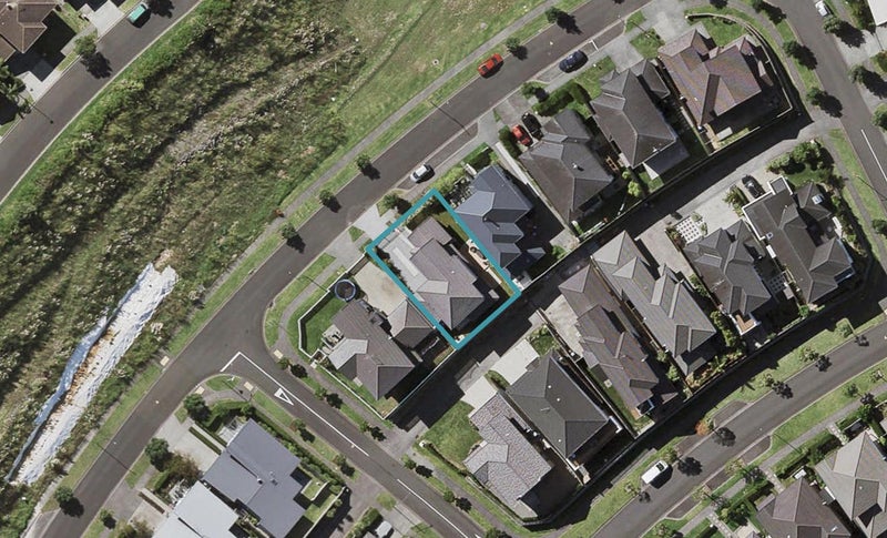 16 Barbarich Drive, Stonefields, Auckland - Carousel 1