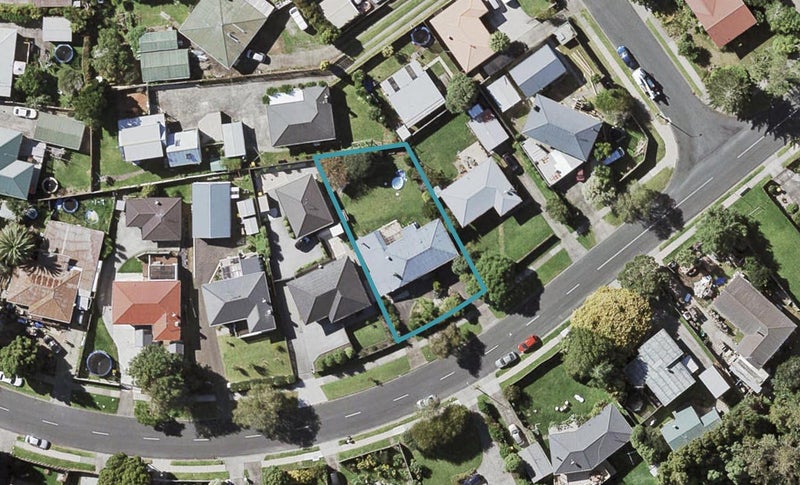 109 ENNIS AVE, Pakuranga Heights, Auckland - Carousel 1