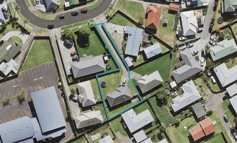 35 Tua Place, Favona, Auckland - Carousel 1