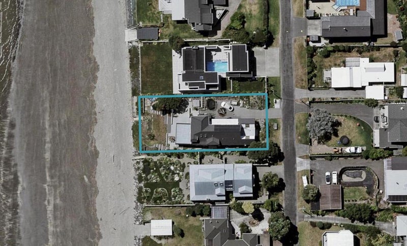 14 Groves Road, Raumati Beach, Paraparaumu - Carousel 1