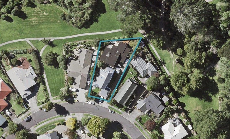 2/28 Lochend Place, Highland Park, Auckland - Carousel 1