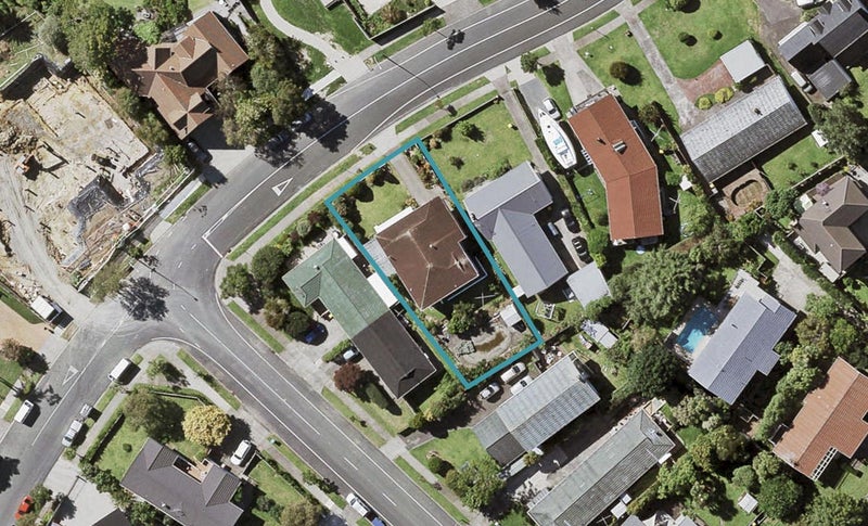 82 Fisher Parade, Sunnyhills, Auckland - Carousel 1