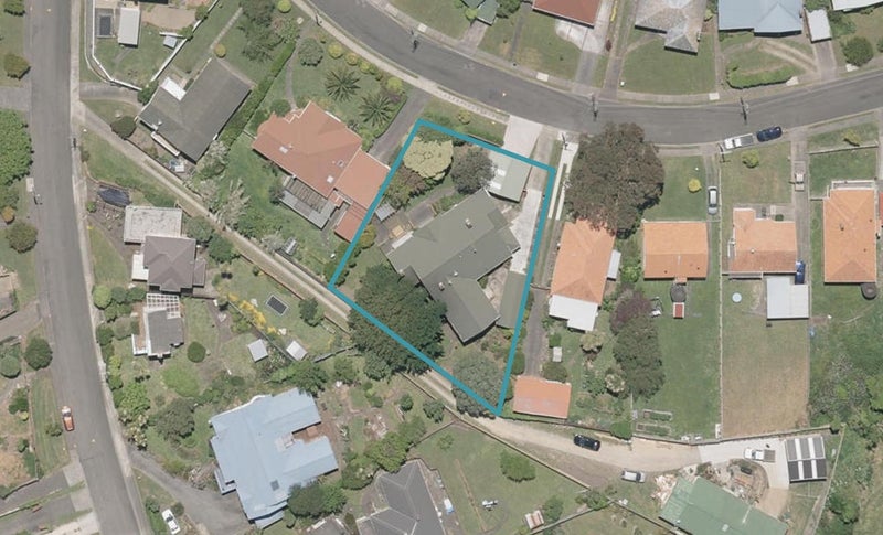 6 Maxwell Avenue, Durie Hill, Whanganui - Carousel 1