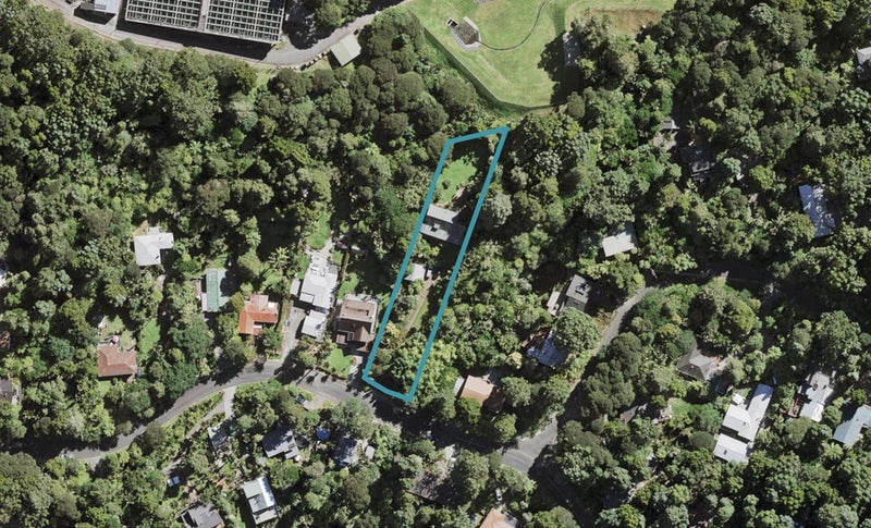 16 Ngaio Road, Titirangi, Auckland - Carousel 1