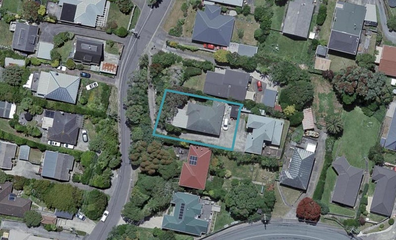 6 Robert Street, Newlands, Wellington - Carousel 1