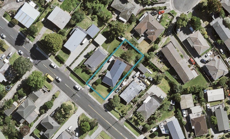 104 Awaroa Road, Sunnyvale, Auckland - Carousel 1