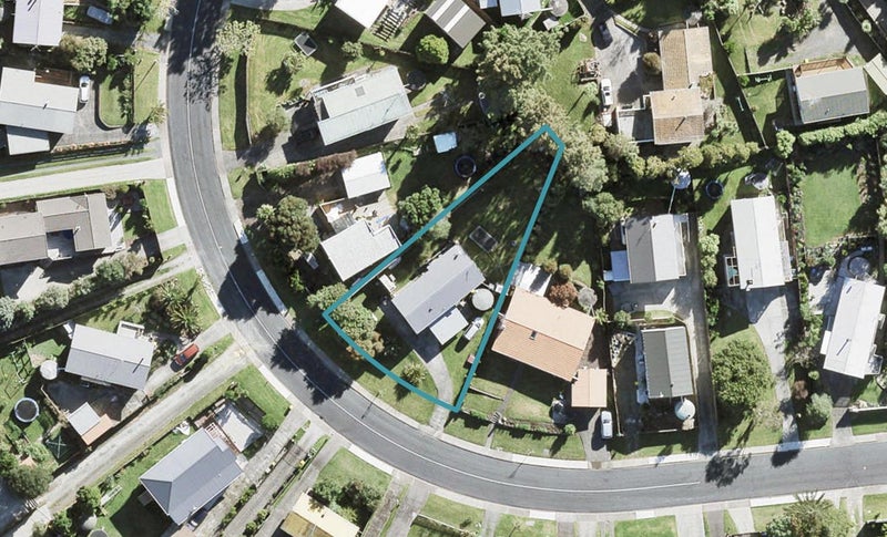 52 Brian Crescent, Stanmore Bay, Whangaparaoa - Carousel 1