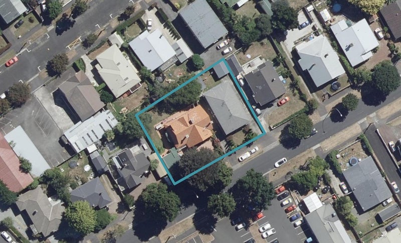 5 Te Aroha Street, Hamilton East, Hamilton - Carousel 1