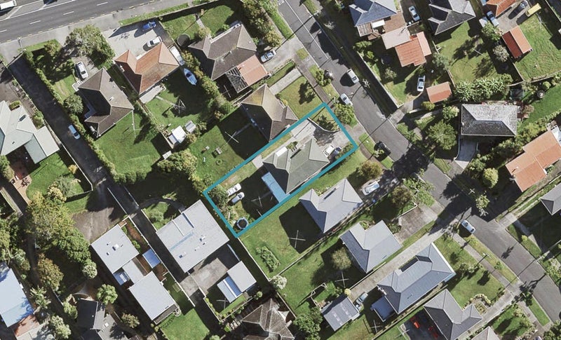 5 Rosamund Avenue, New Windsor, Auckland - Carousel 1