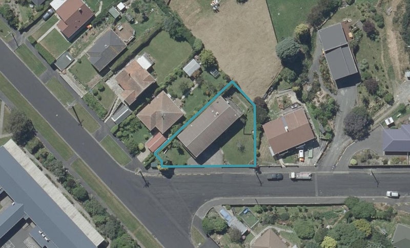 1 Truby King Crescent, Liberton, Dunedin - Carousel 1