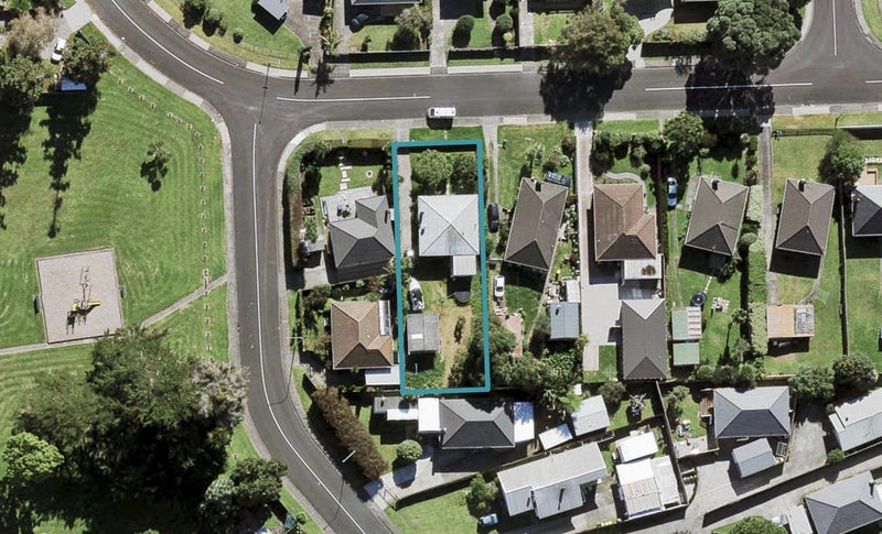 24 Durham Street, Te Atatu Peninsula, Auckland - Carousel 1