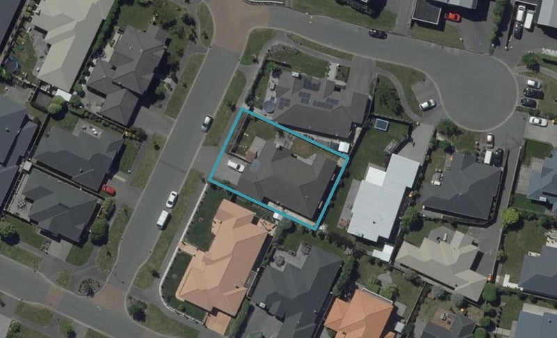 4 Date Crescent, Aidanfield, Christchurch - Carousel 1