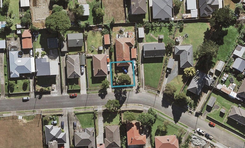 24 Farnborough Crescent, Mangere, Auckland - Carousel 1
