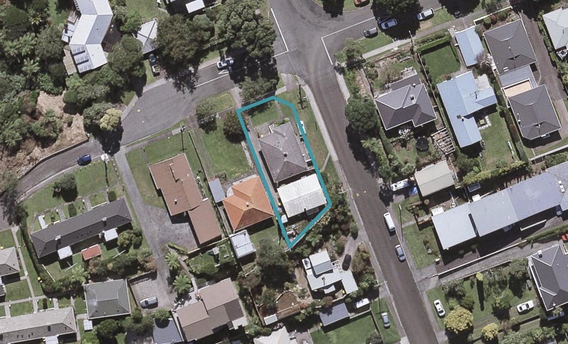 11B Selwyn Street, Lower Vogeltown, New Plymouth - Carousel 1
