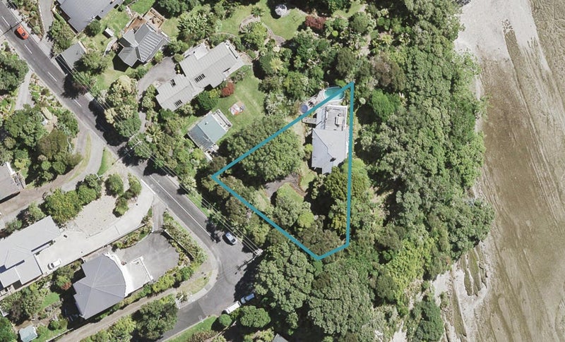 86 Tanekaha Road, Titirangi, Auckland - Carousel 1