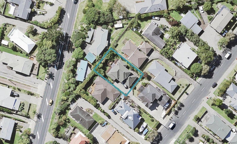 73A Browns Bay Road, Browns Bay, Auckland - Carousel 1