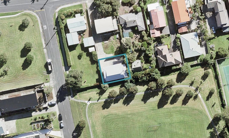 96C Bay Street , Red Beach , Auckland - Carousel 1