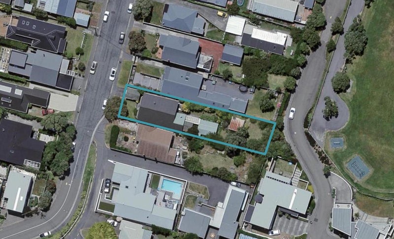 27 Mantell Street, Seatoun, Wellington - Carousel 1