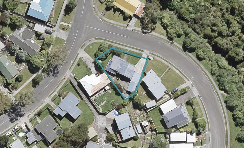 2 Gentian Street, Timberlea, Upper Hutt - Carousel 1