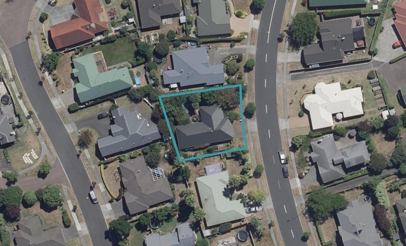 21 Caversham Drive, Rototuna, Hamilton - Carousel 1