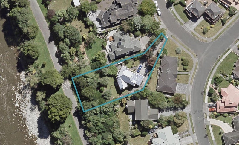 4 Kingfisher Close, Brown Owl, Upper Hutt - Carousel 1