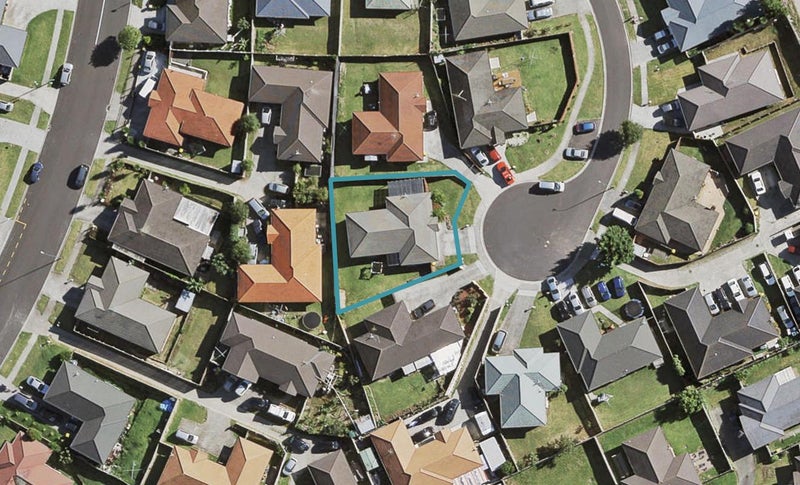 13 Carn Place, Weymouth, Auckland - Carousel 1