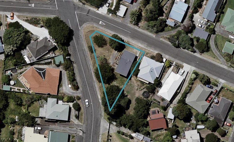 14 Ngaio Road, Raumati Beach, Paraparaumu - Carousel 1