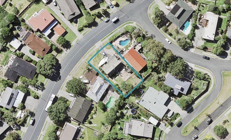13 Oaktree Avenue, Browns Bay, Auckland - Carousel 1
