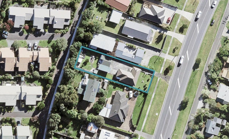 914 East Coast Road, Northcross, Auckland - Carousel 1