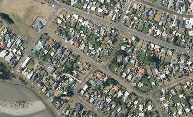17 Roore Street, Foxton Beach, Foxton - Carousel 1