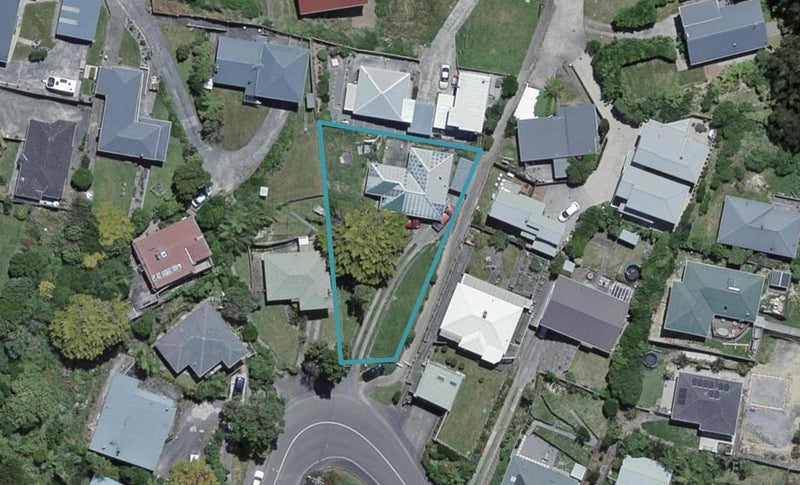 27 Salford Street, Newlands, Wellington - Carousel 1