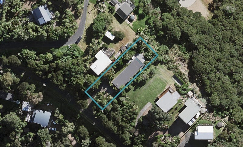 7 Matapana Road, Palm Beach, Waiheke Island - Carousel 1