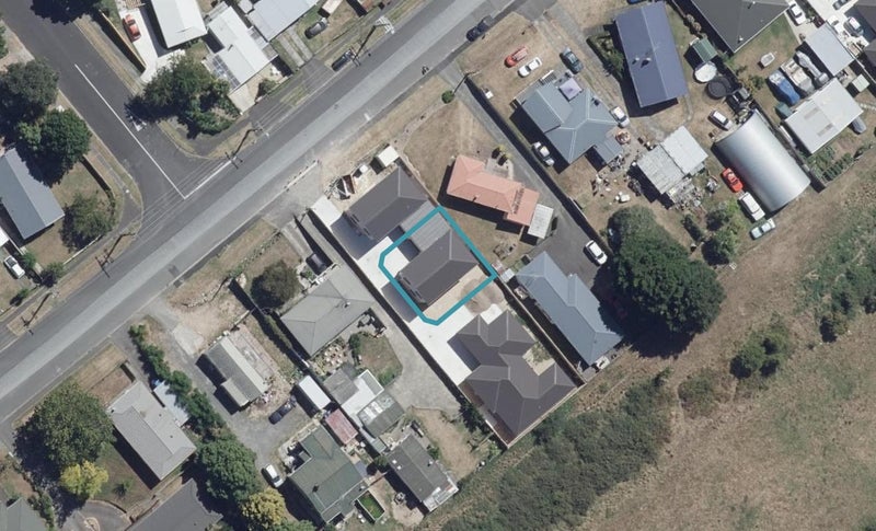 2/94 Peacockes Road, Fitzroy, Hamilton - Carousel 1
