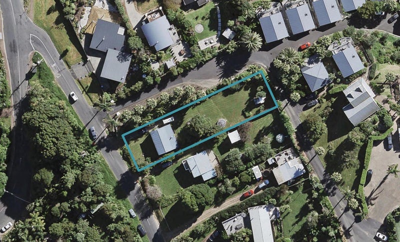 6 Bay Road, Ostend, Waiheke Island - Carousel 1