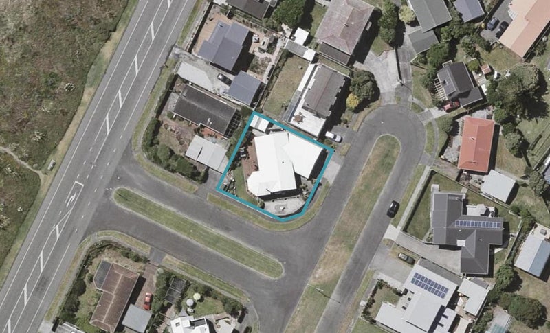 1 Scott Avenue, Otaki Beach, Otaki - Carousel 1