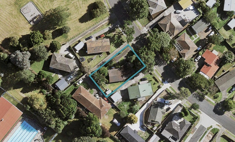 11 Leaver Place, Weymouth, Auckland - Carousel 1