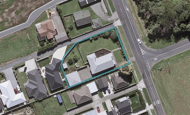 86 Smart Road, Glen Avon, New Plymouth - Carousel 1
