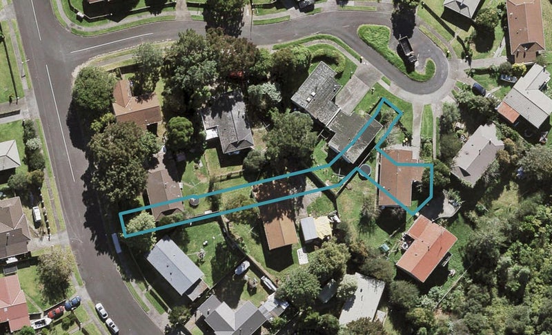 12 Mioweka Lane, West Harbour, Auckland - Carousel 1
