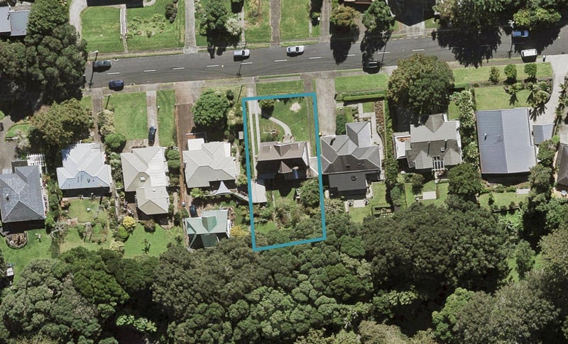 9 Budock Road, Hillsborough, Auckland - Carousel 1