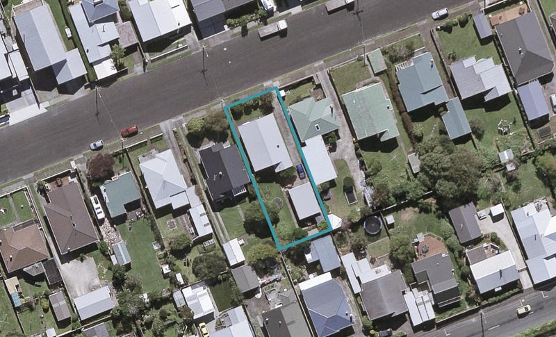 24 Princes Street, Fitzroy, New Plymouth - Carousel 1