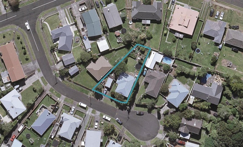 9 Elm Grove, Westown, New Plymouth - Carousel 1