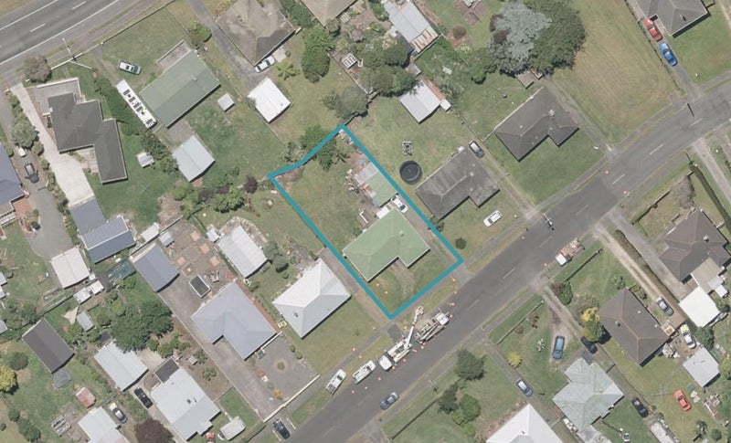 13 Hinemoa Street, Whanganui East, Whanganui - Carousel 1