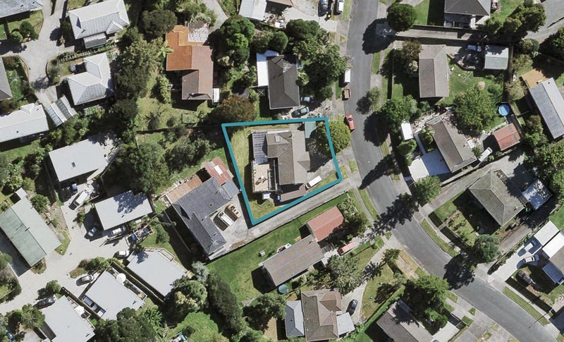 28 Clyma Place, Massey, Auckland - Carousel 1