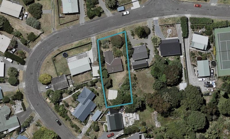 40 Freyberg Crescent, Waikanae Beach, Waikanae - Carousel 1