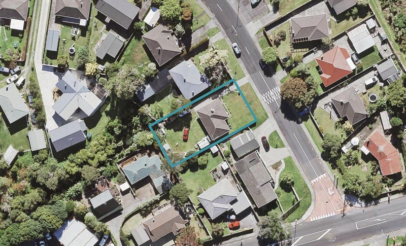 3 La Rosa Street, Green Bay, Auckland - Carousel 1