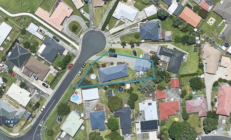 6 Galway Grove, Greerton, Tauranga - Carousel 1